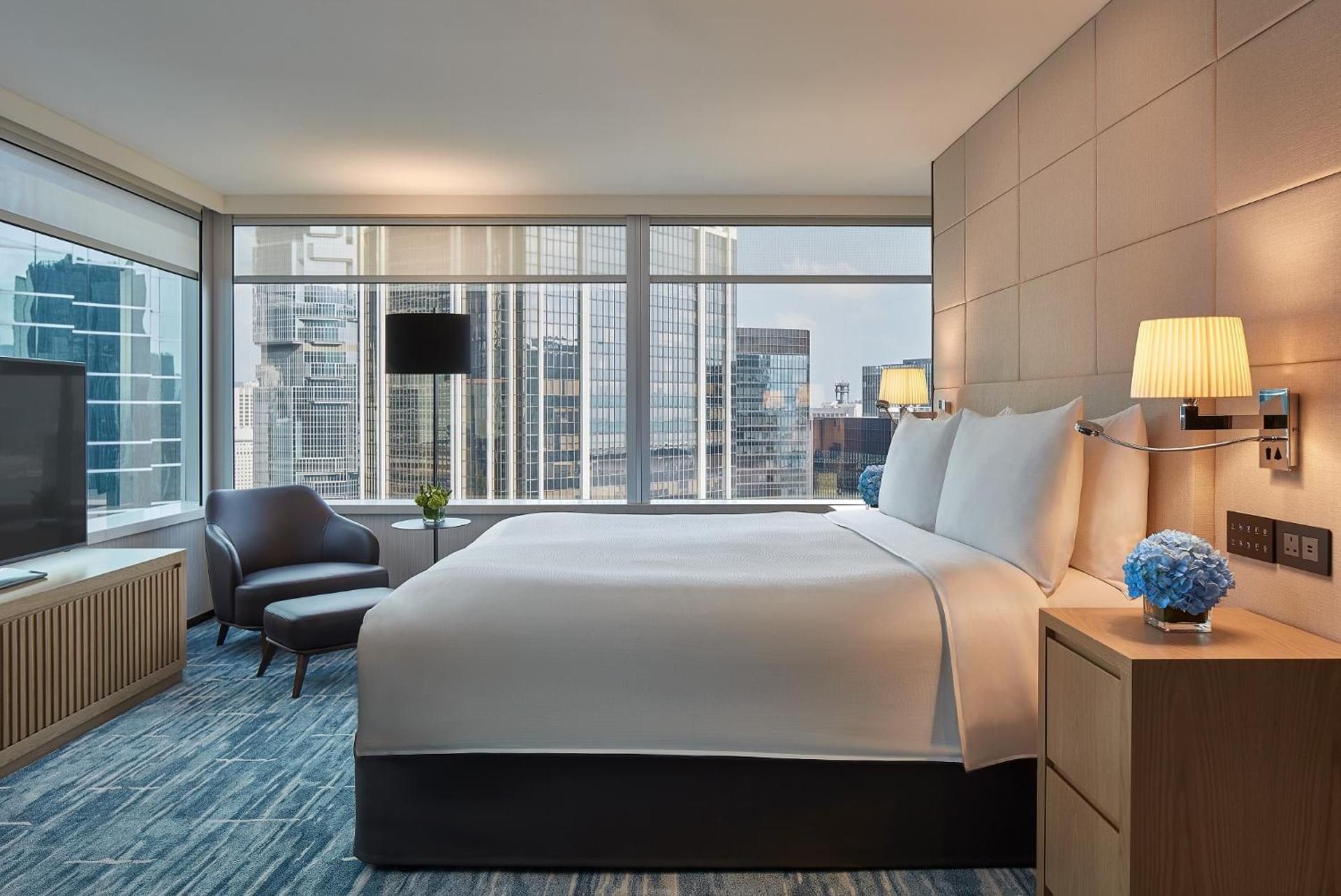 JW Harbour View Suite, Executive lounge access, 1 Bedroom Suite, 1 King, Harbor view