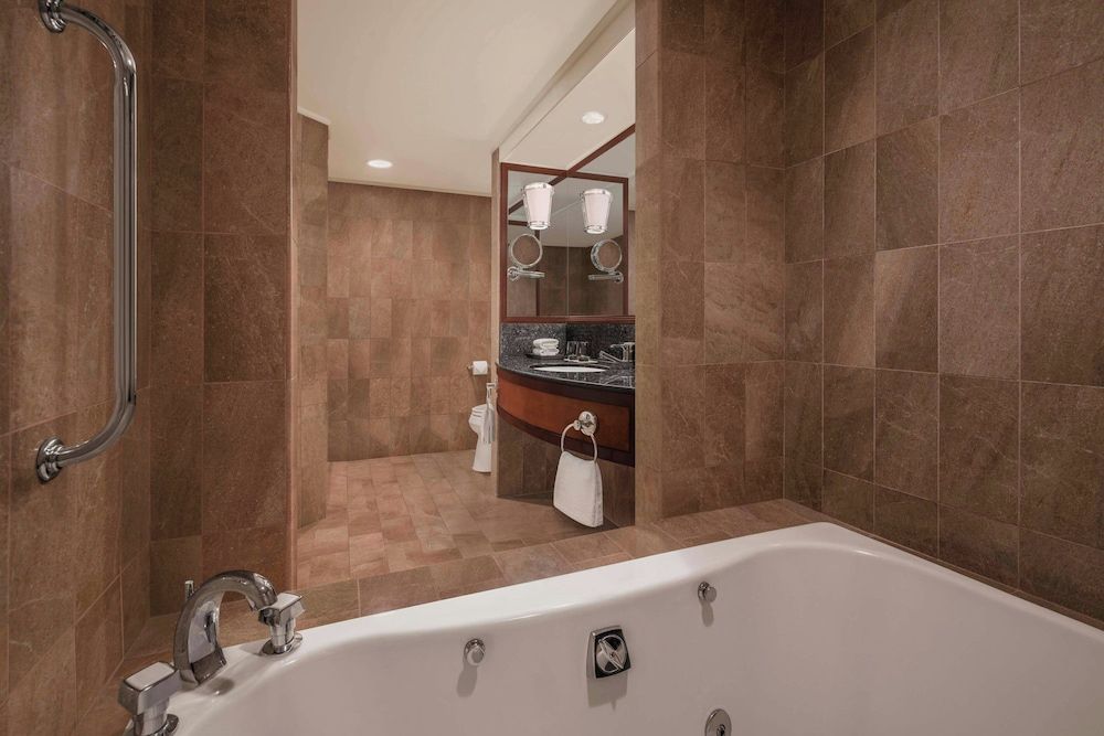 Executive Suite, 1 King Bed, Smoking, Harbor View