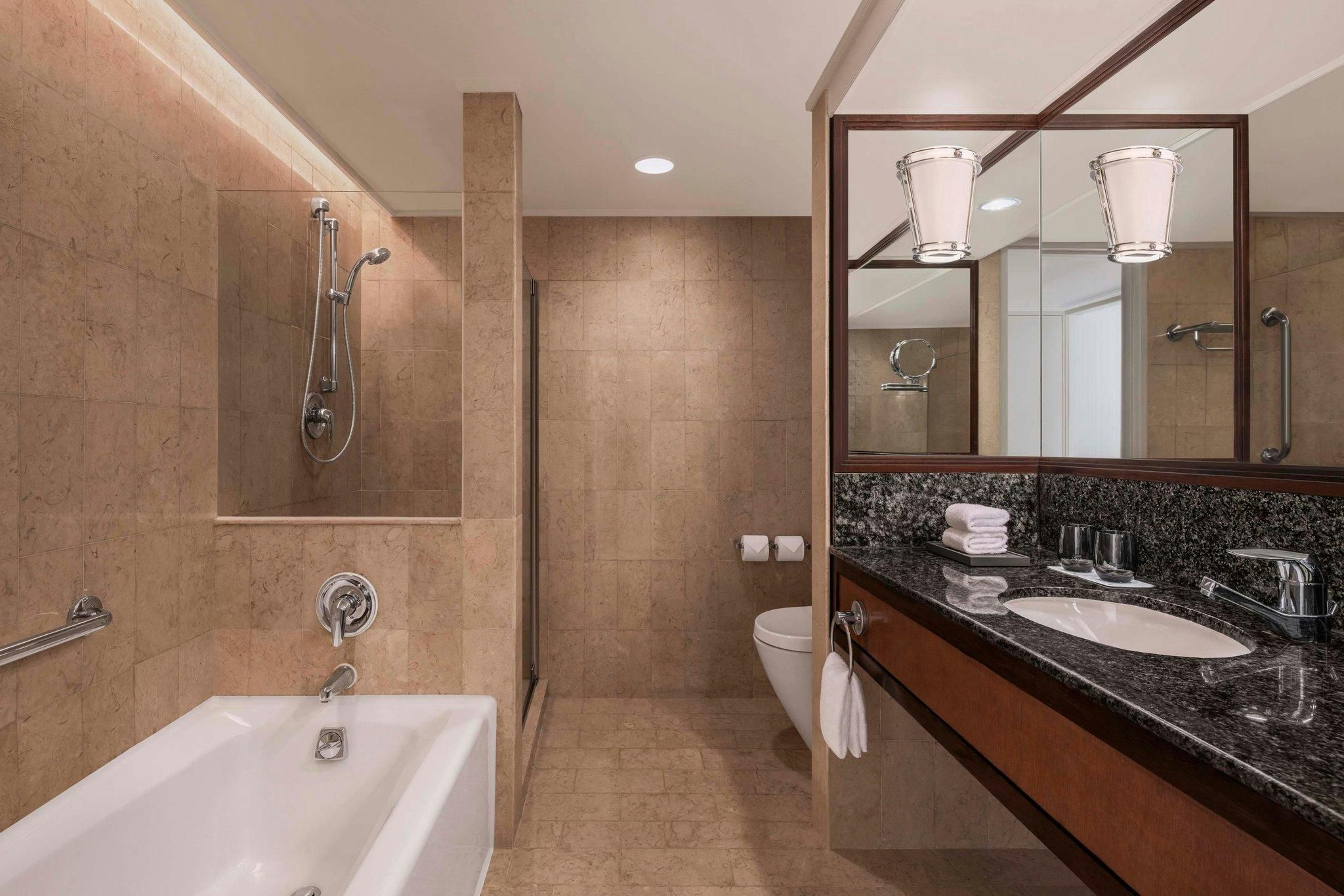 Guest room, 1 King, Harbor view