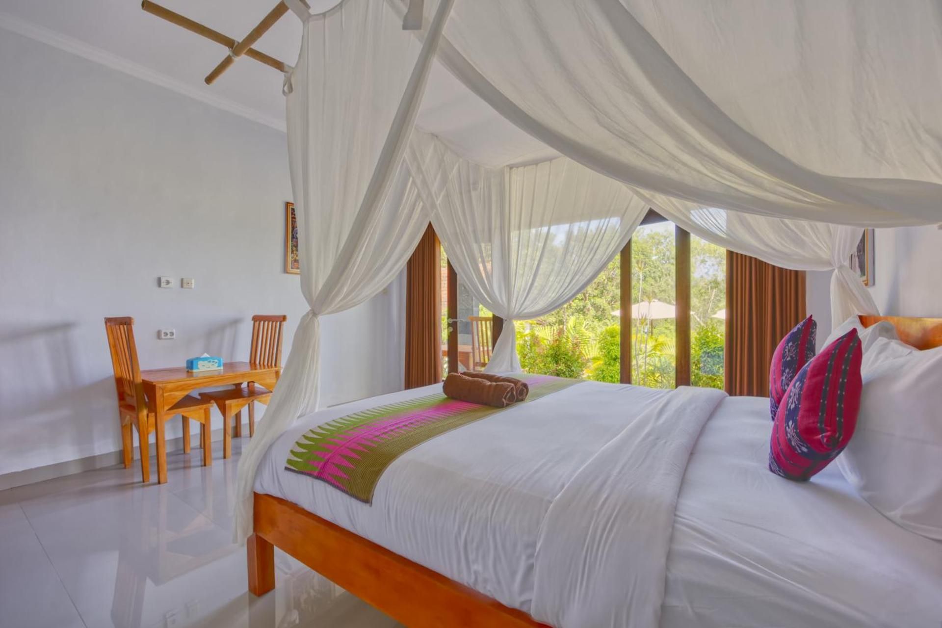 Le Green Village Double Room with Pool View 2