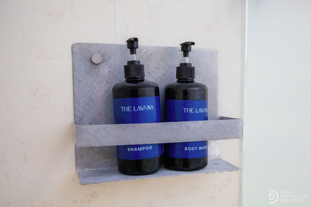 Tinggian Hill Retreat Deluxe Room 18