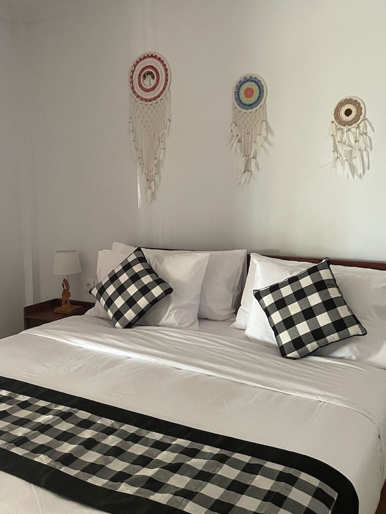 Tinggian Hill Retreat Deluxe Room 2