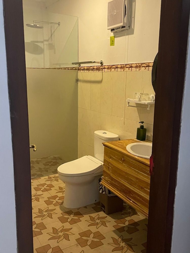 Tinggian Hill Retreat Deluxe Room 14