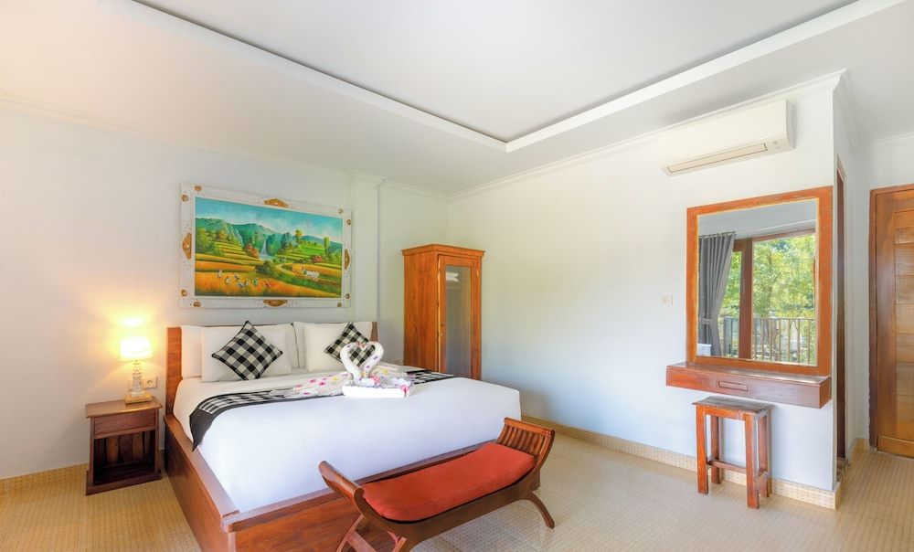 Tinggian Hill Retreat Deluxe Room 6