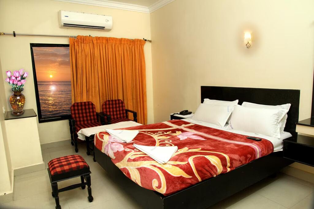 CLUB AC -THREE BEDDED