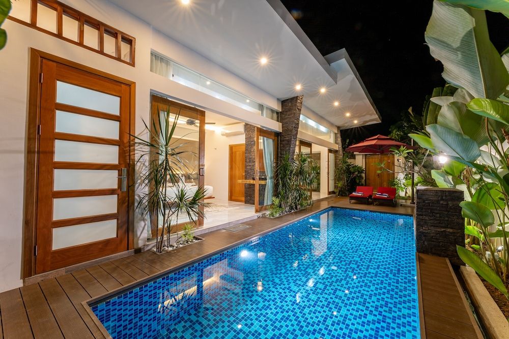 Maneh Villa