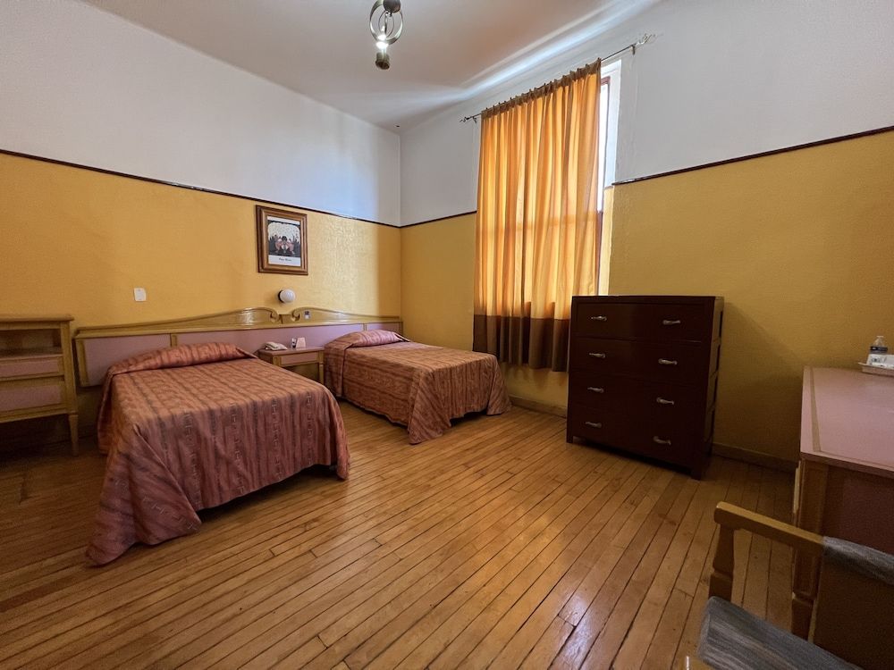 Hotel Isabel Classic Double Room 3