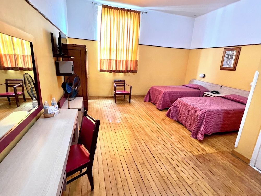 Hotel Isabel Classic Double Room 4