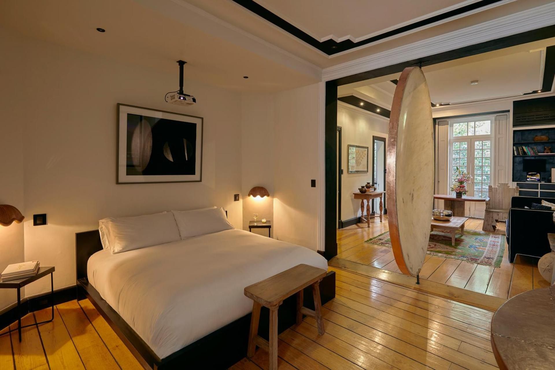 La Luna Suite