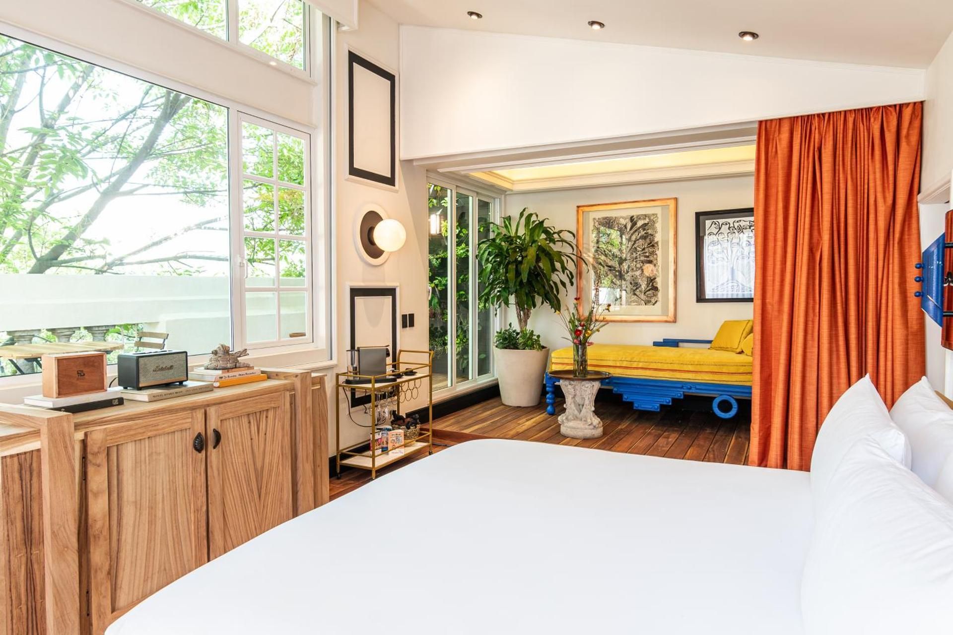 Deluxe Suite