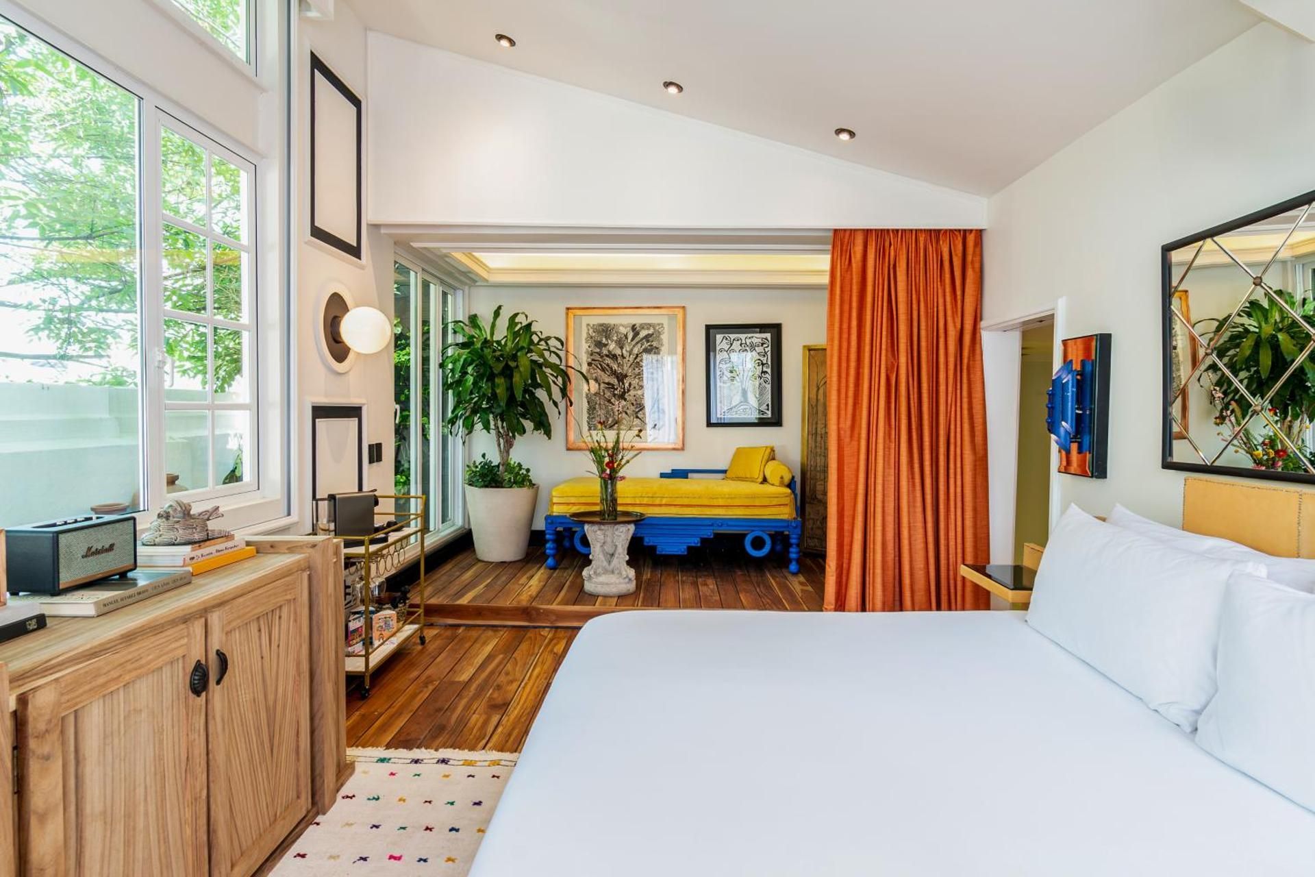 Deluxe Suite