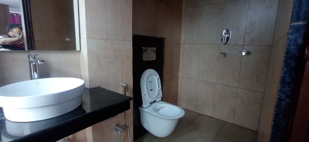 Hotel Aerolink Deluxe Twin Room 4