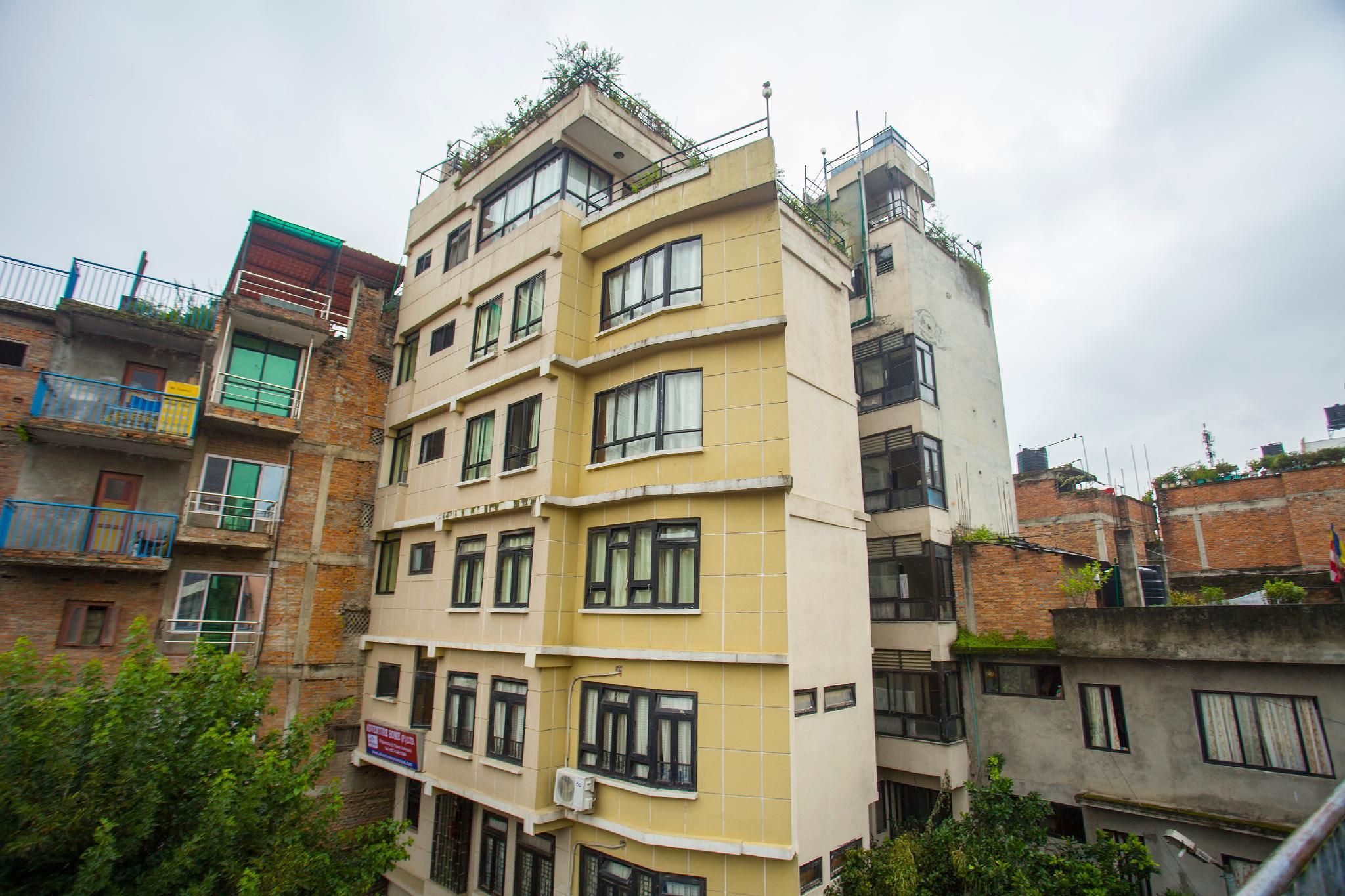 OYO 167 Hotel Lotus Buddha Inn