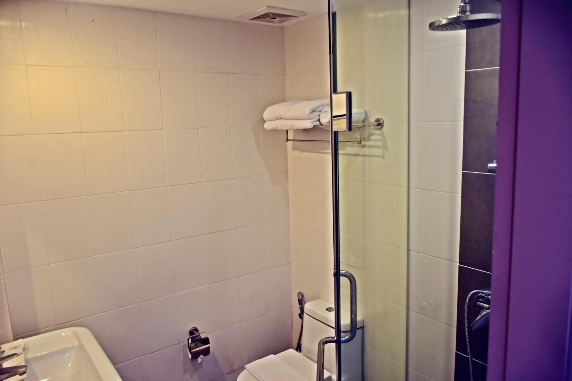 Ocean and Ole Patong Deluxe Twin Bed 3