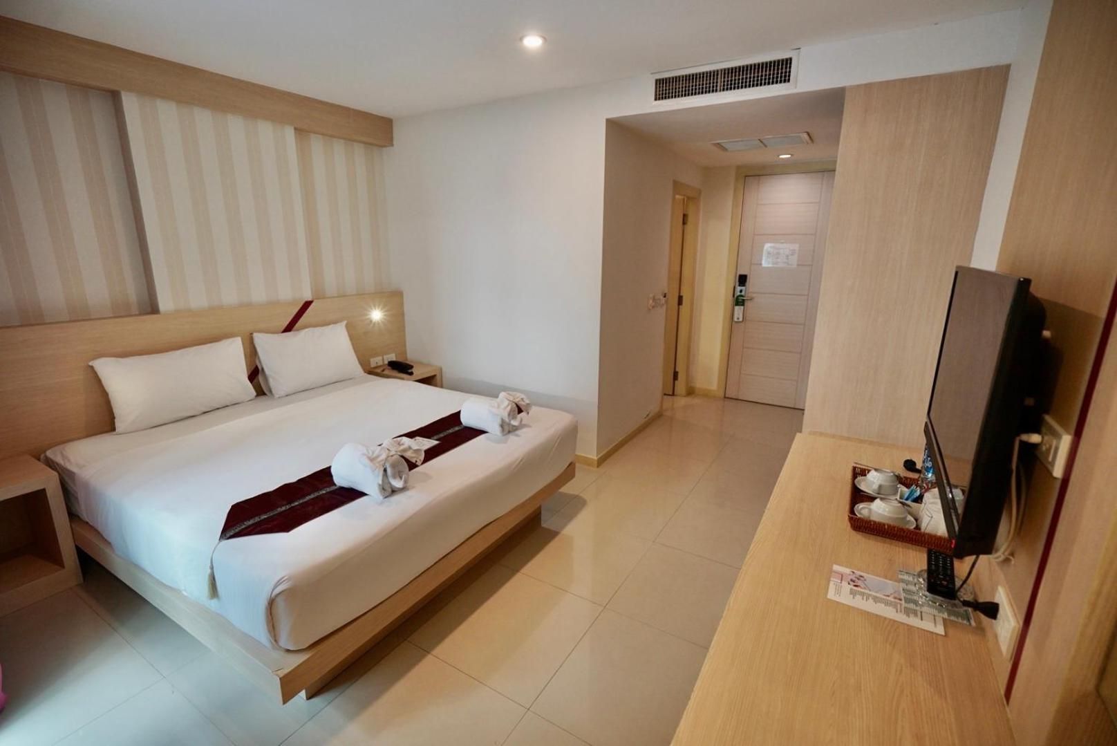 Sun Sea Sand Patong Superior Room - No Balcony