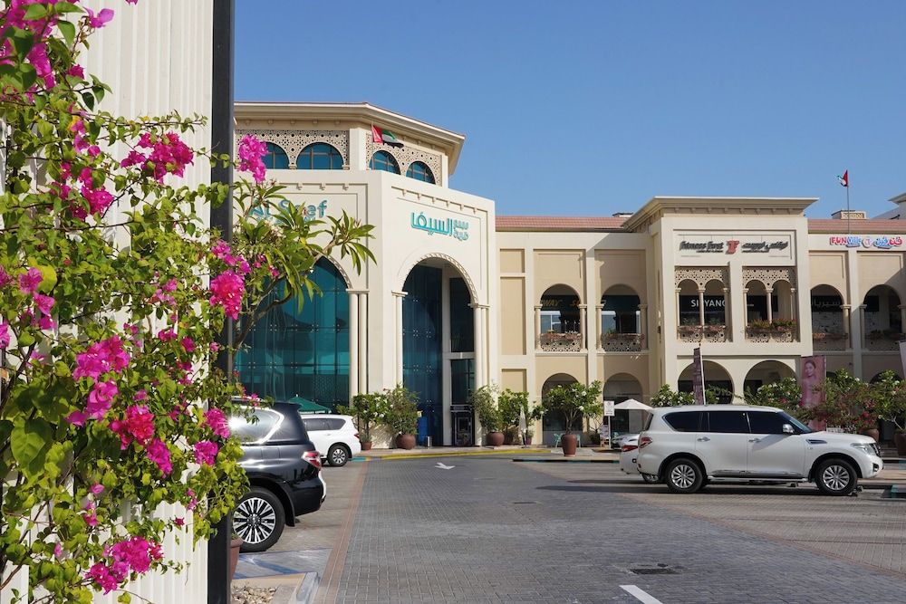Shopping mall