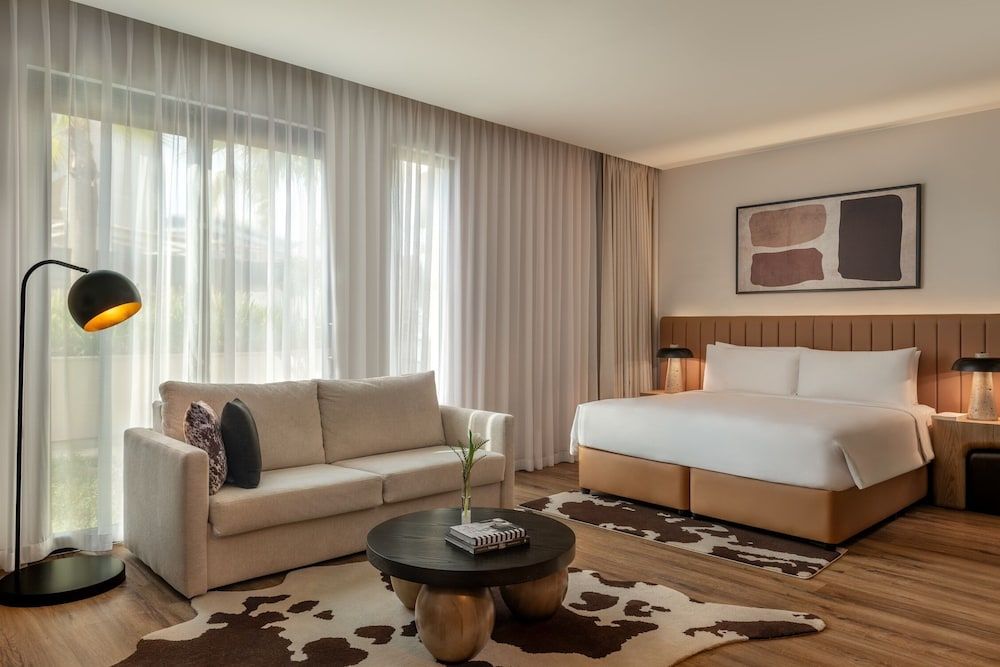 Staybridge Suites Abu Dhabi Yas Island by IHG 1 King Studio Ste Smoking City View Theme Park Access