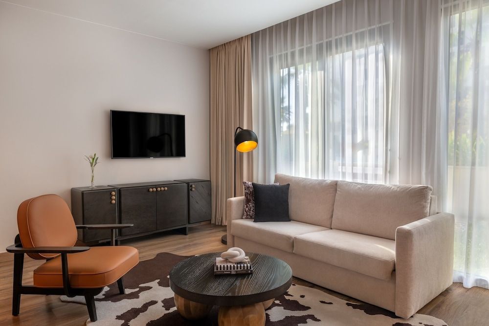 Staybridge Suites Abu Dhabi Yas Island by IHG 1 King Studio Ste Smoking City View Theme Park Access 6