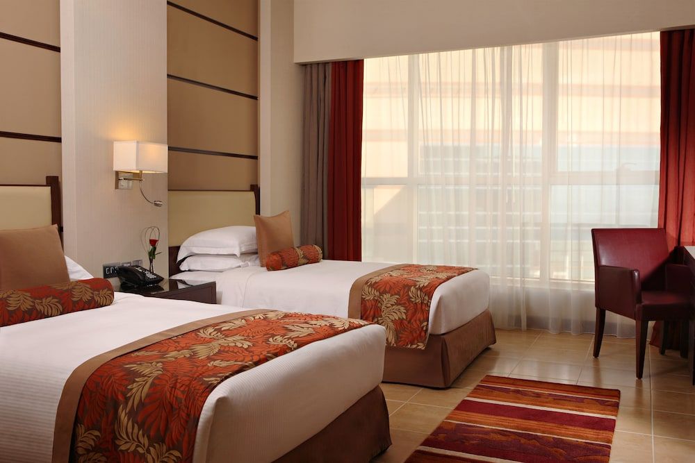 Khalidiya Palace Rayhaan by Rotana Room, 1 King Bed (Guest)