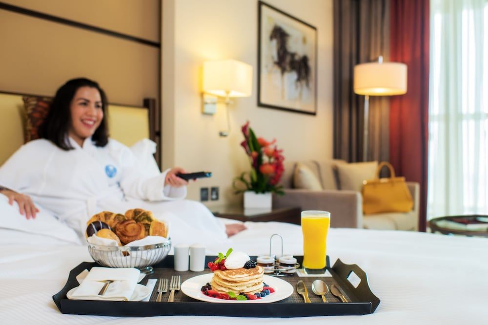 Khalidiya Palace Rayhaan by Rotana Room, 1 King Bed (Guest) 3