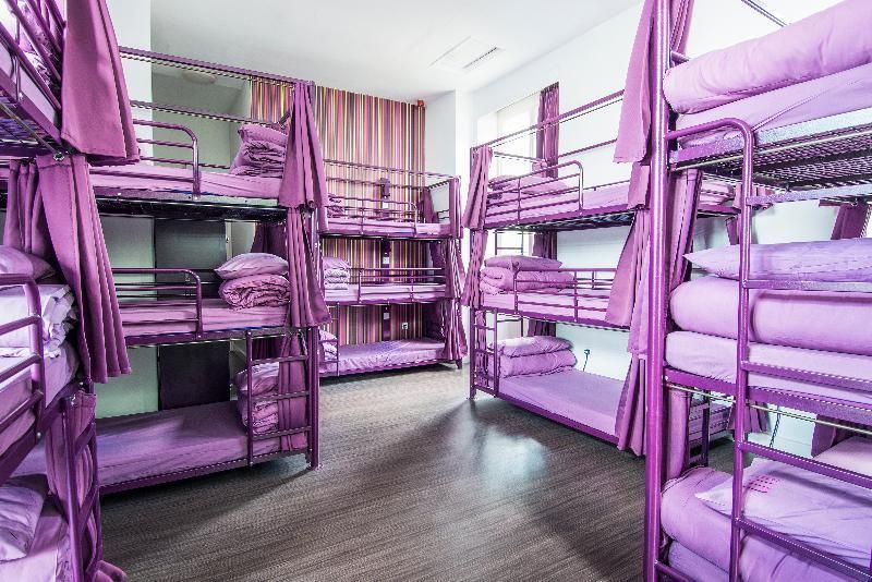 Bed in 18-Bed Mixed Dormitory with Shared Bathroom