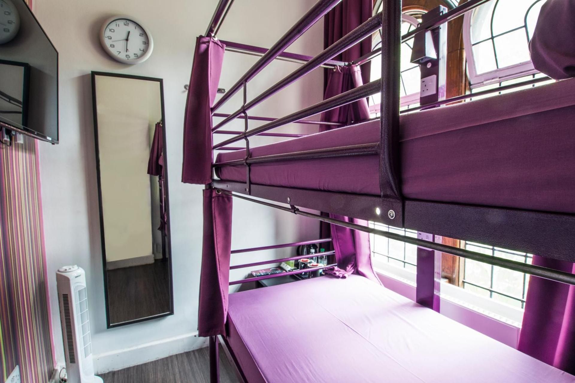 Bed in 10-bed Mixed Dormitory with Shared Bathroom