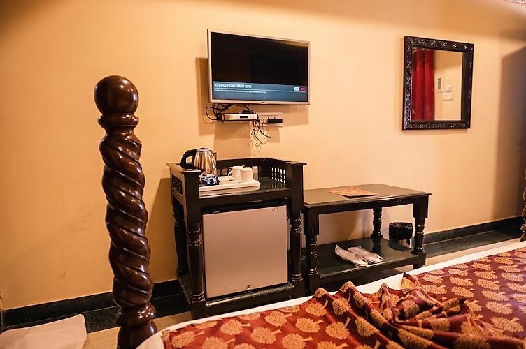 Fort Chandragupt Deluxe Room 11