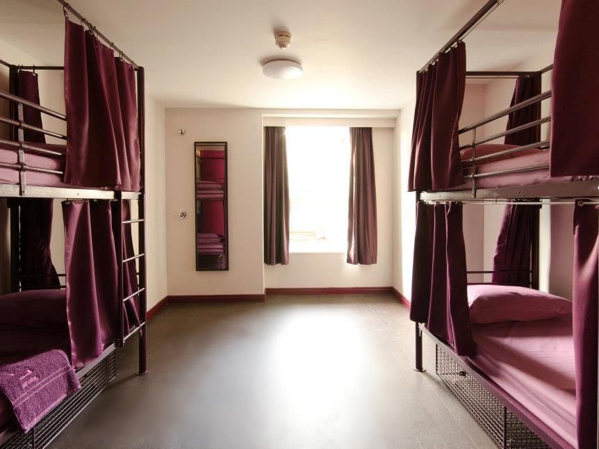 1 Person in 6-Bed Dormitory with Shared Bathroom - Mixed