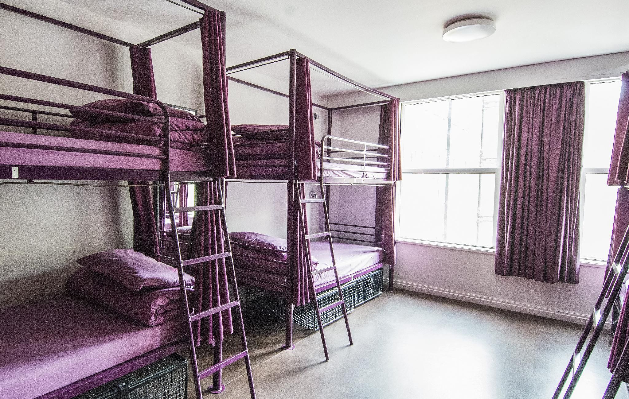 1 Person in 8-Bed Dormitory with En-Suite - Mixed