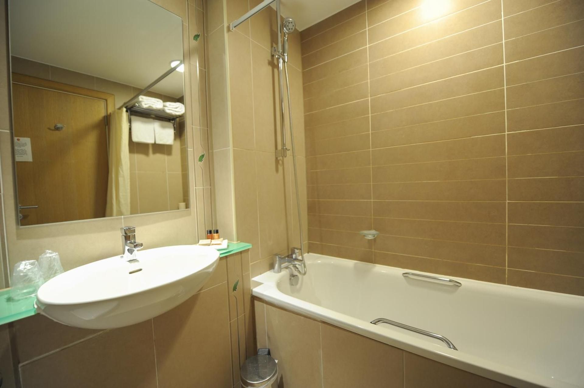 The Pinewood Hotel Twin Room 3