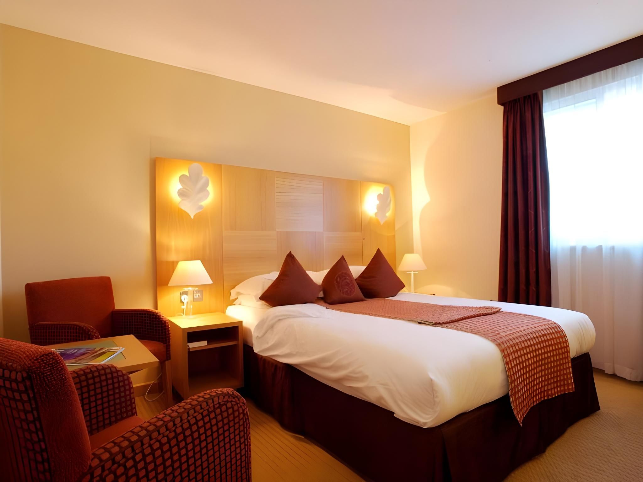 The Pinewood Hotel Twin Room 2