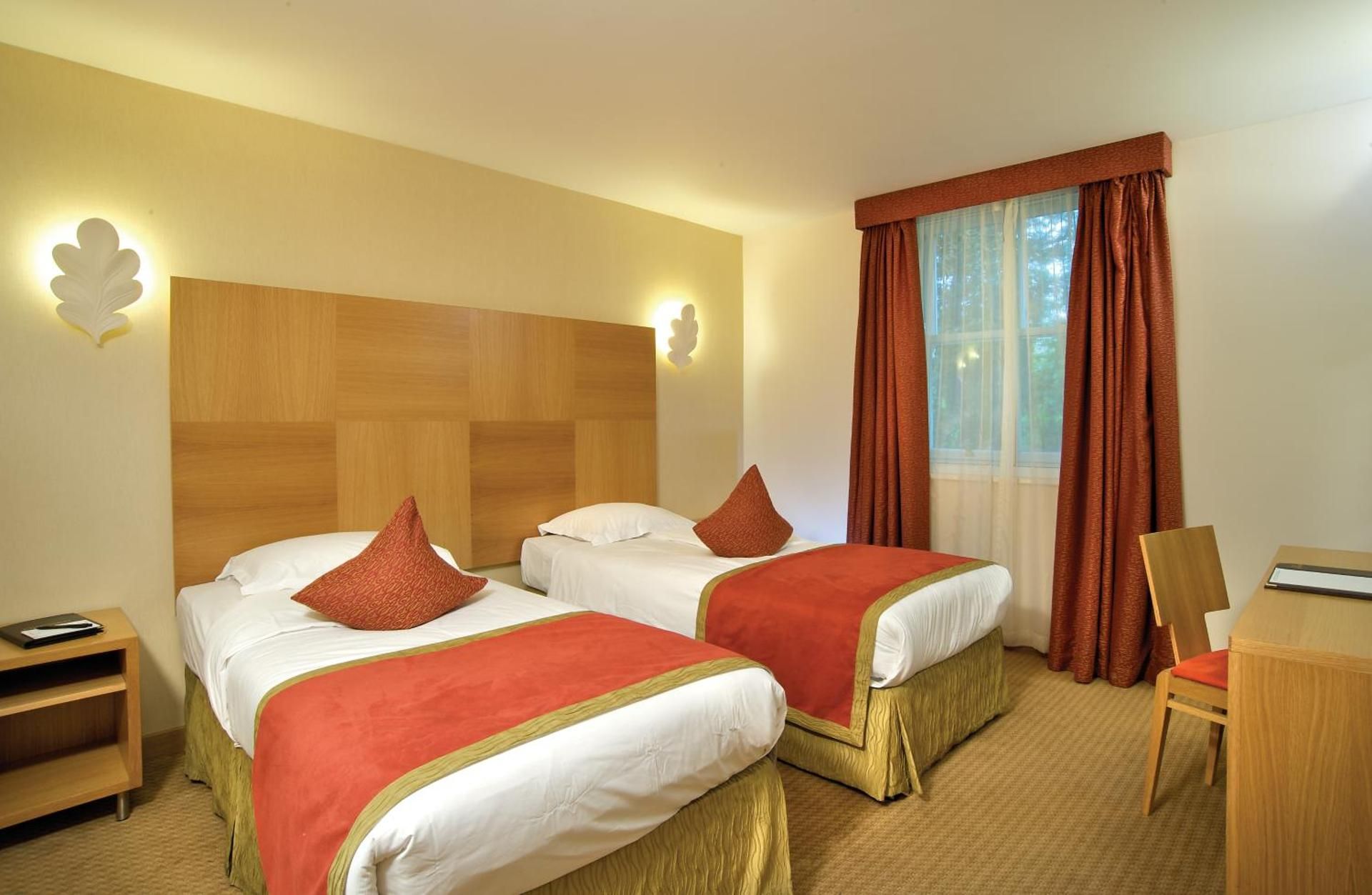 The Pinewood Hotel Twin Room