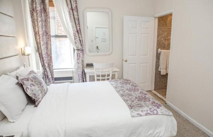 Da Vinci Hotel Standard - Queen Room 2