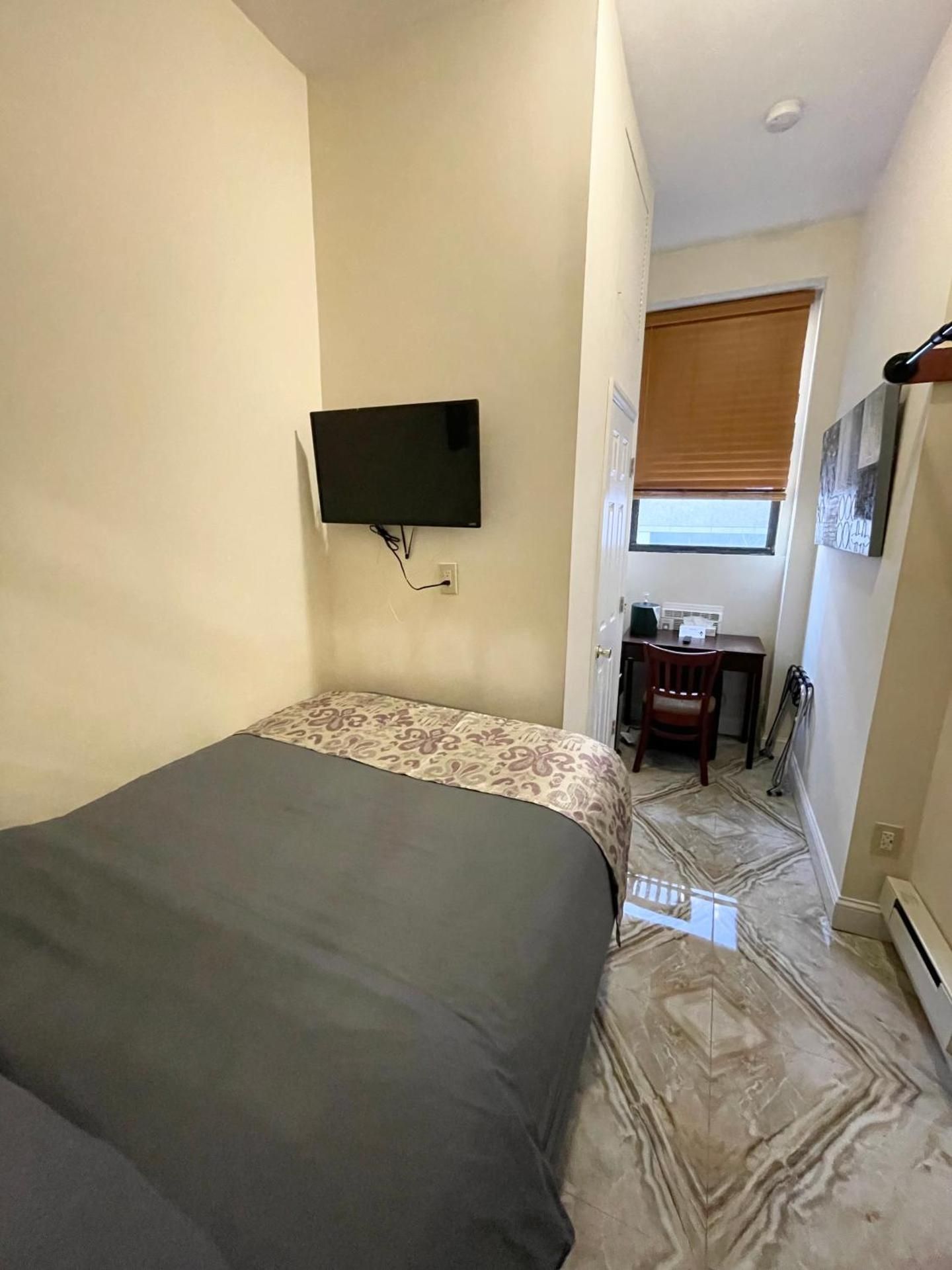 Da Vinci Hotel Economy Single Room 2