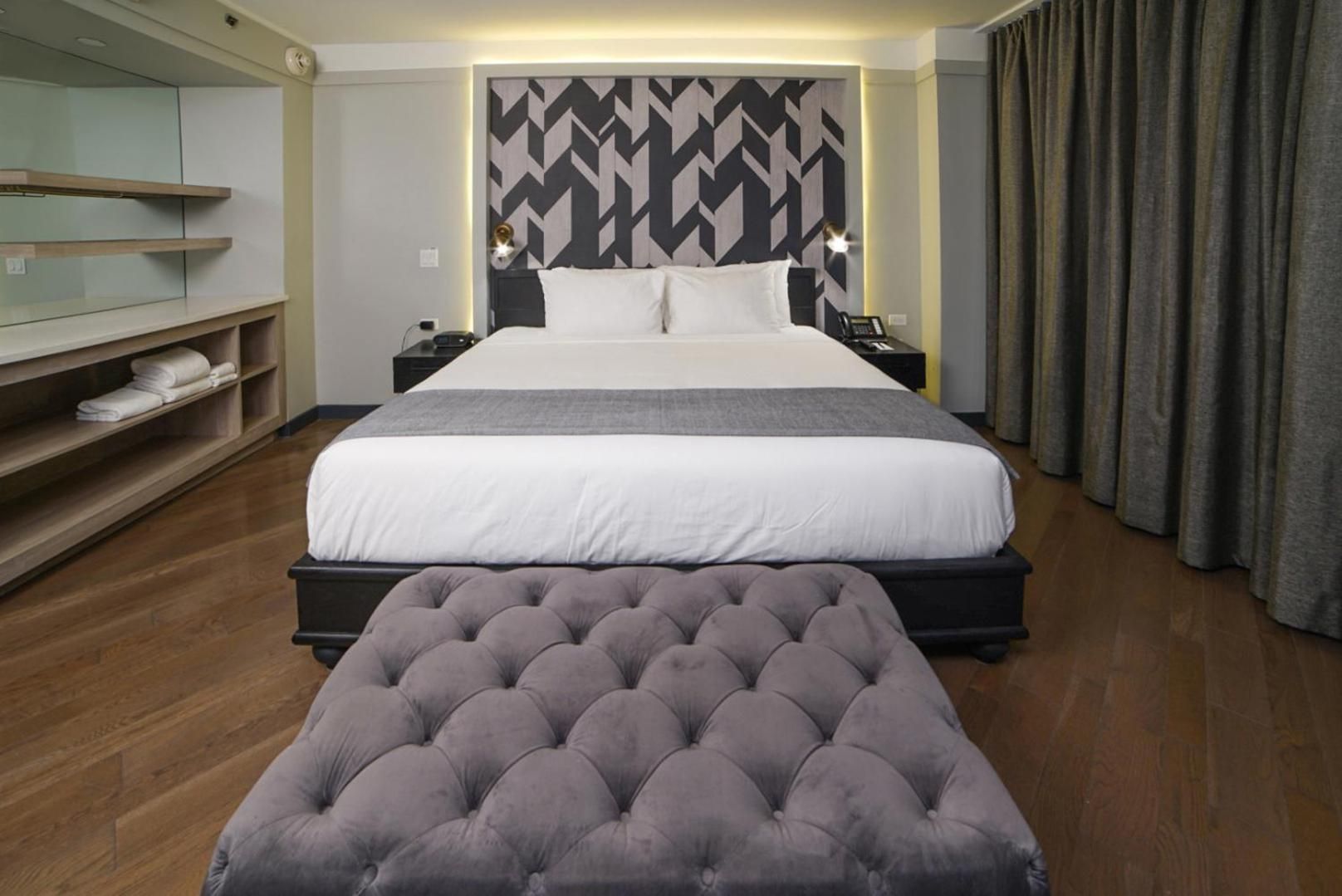 Deluxe King Room