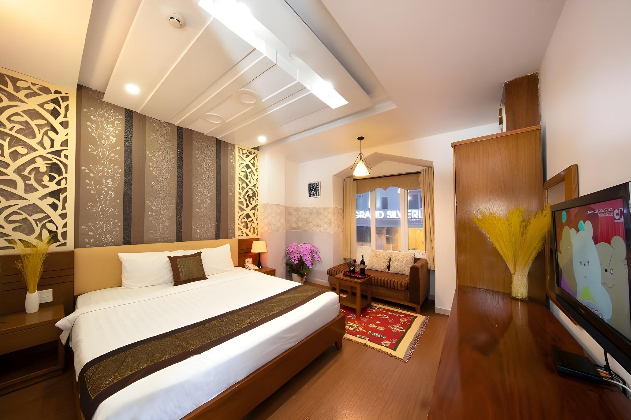 Suite Family Room