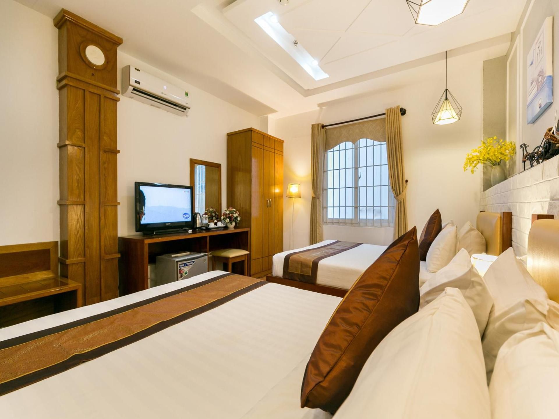 Suite Family Room
