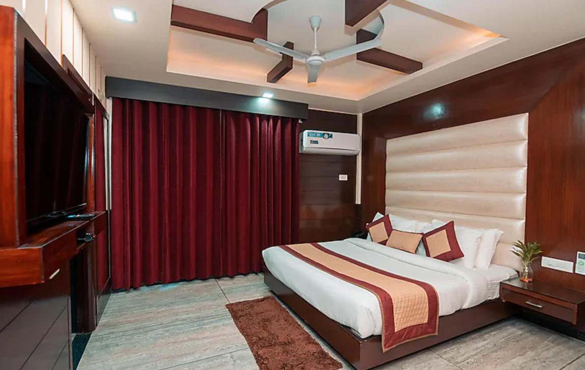 Winter Green Premium Room