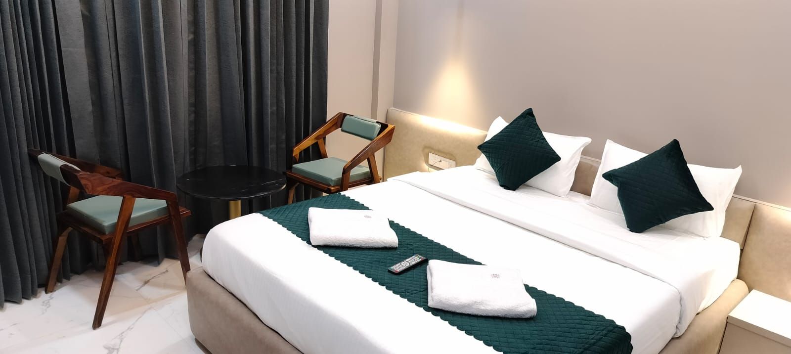 Hotel Laxmi Elite Deluxe Room 3