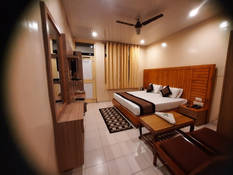 Super Deluxe Room with Balcony