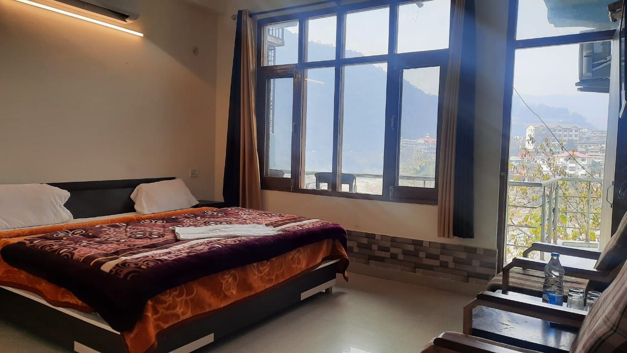 Super Deluxe Room (A/C)