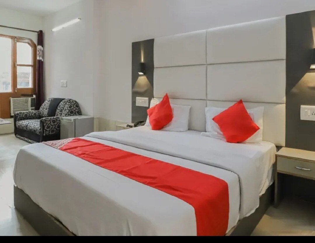 Hotel Shingar Deluxe Room (A/C)