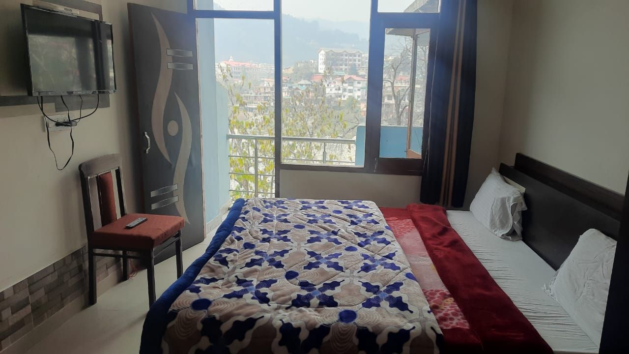 Hotel Shingar Deluxe Room (A/C) 2