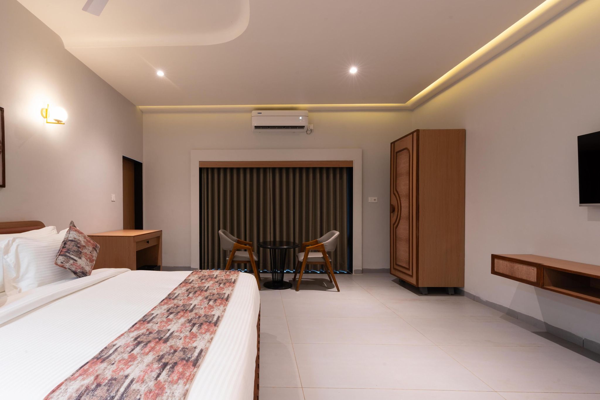 King’s Kraft River Side Resort CLUB COTTAGE 3