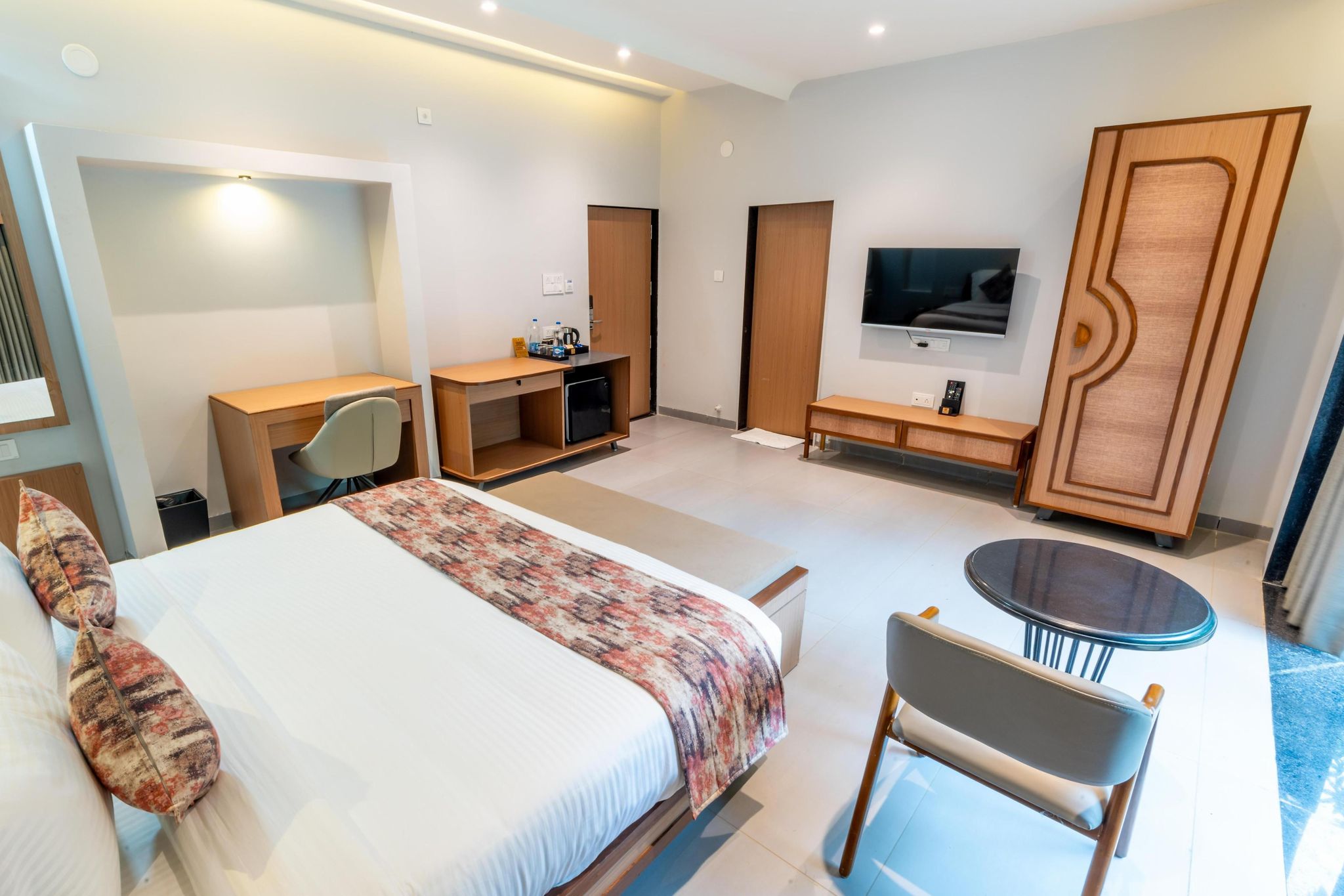 King’s Kraft River Side Resort CLUB COTTAGE 5