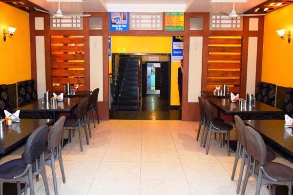Food & Dining