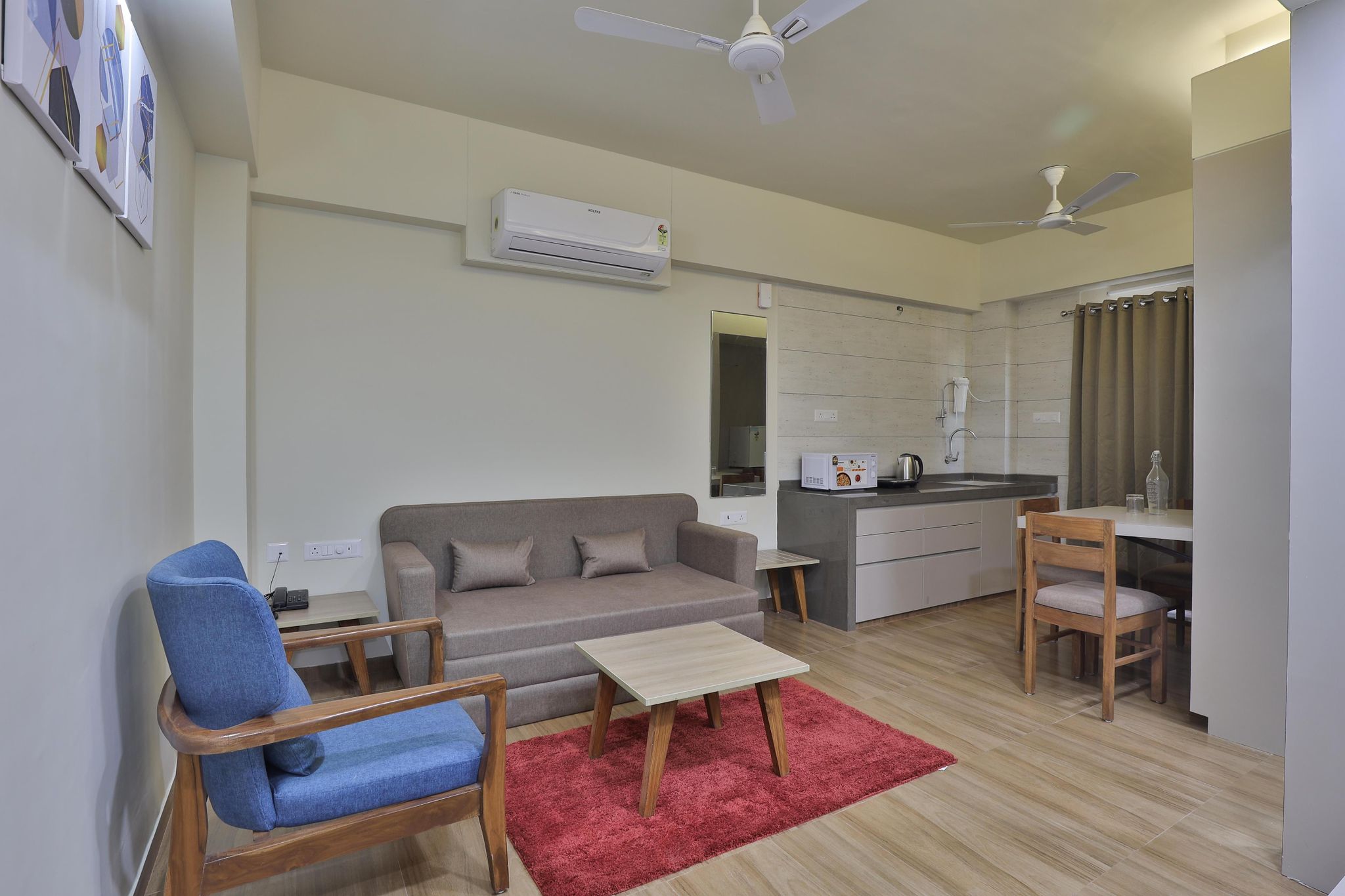 Hotel Monville Ranoli Super Corner Suite 4