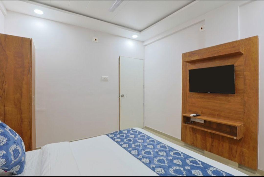 Hotel Monville Ranoli Super Corner Suite