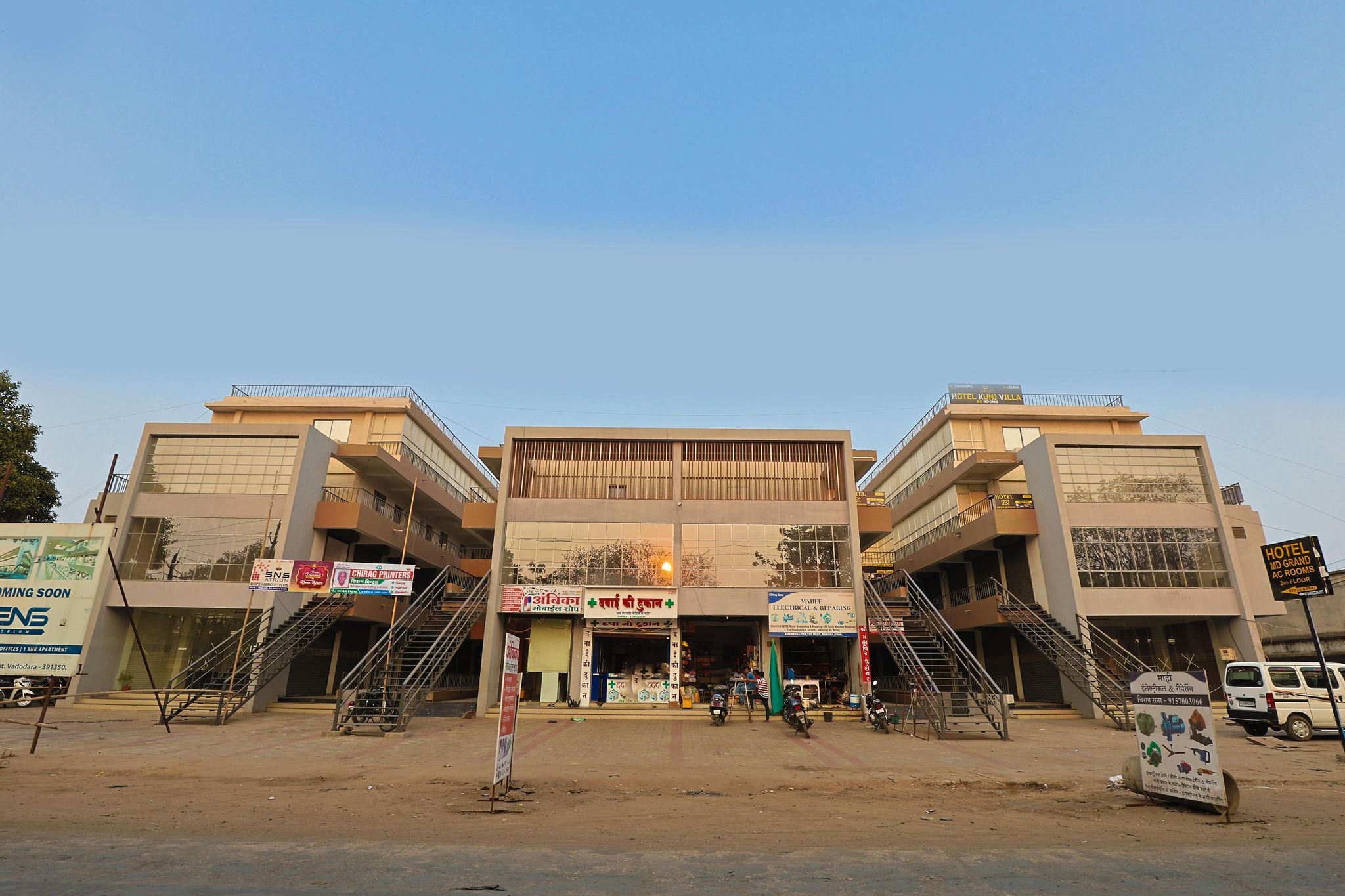 Hotel Monville Ranoli