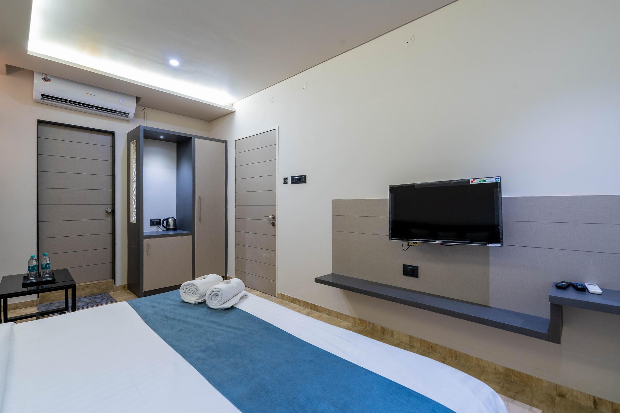 Deluxe Room- Complimentary High Speed Internet and Smart TV